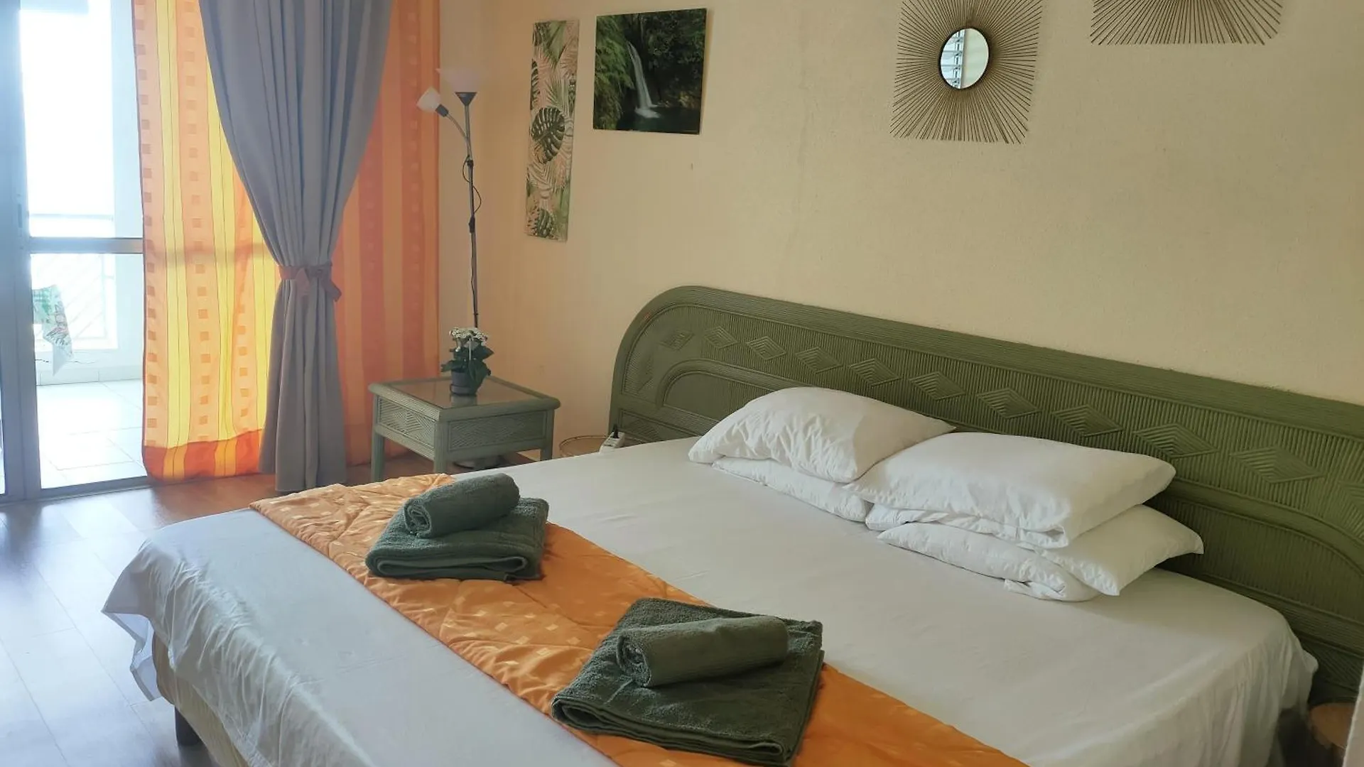 Appartement Studio Vue Mer, Pieds Dans L'Eau Le Gosier